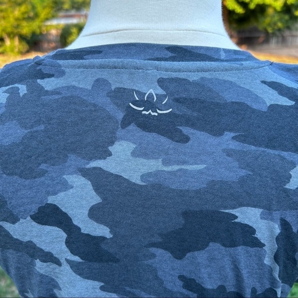 Beyond Yoga Camouflage Tank Tee Shirt | Size Medium - Picture 8 of 8